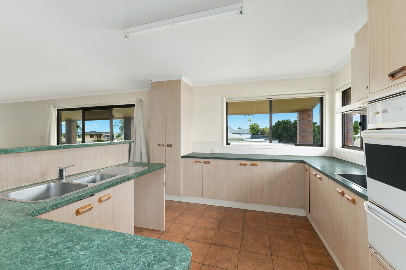 3. Kitchen.jpg