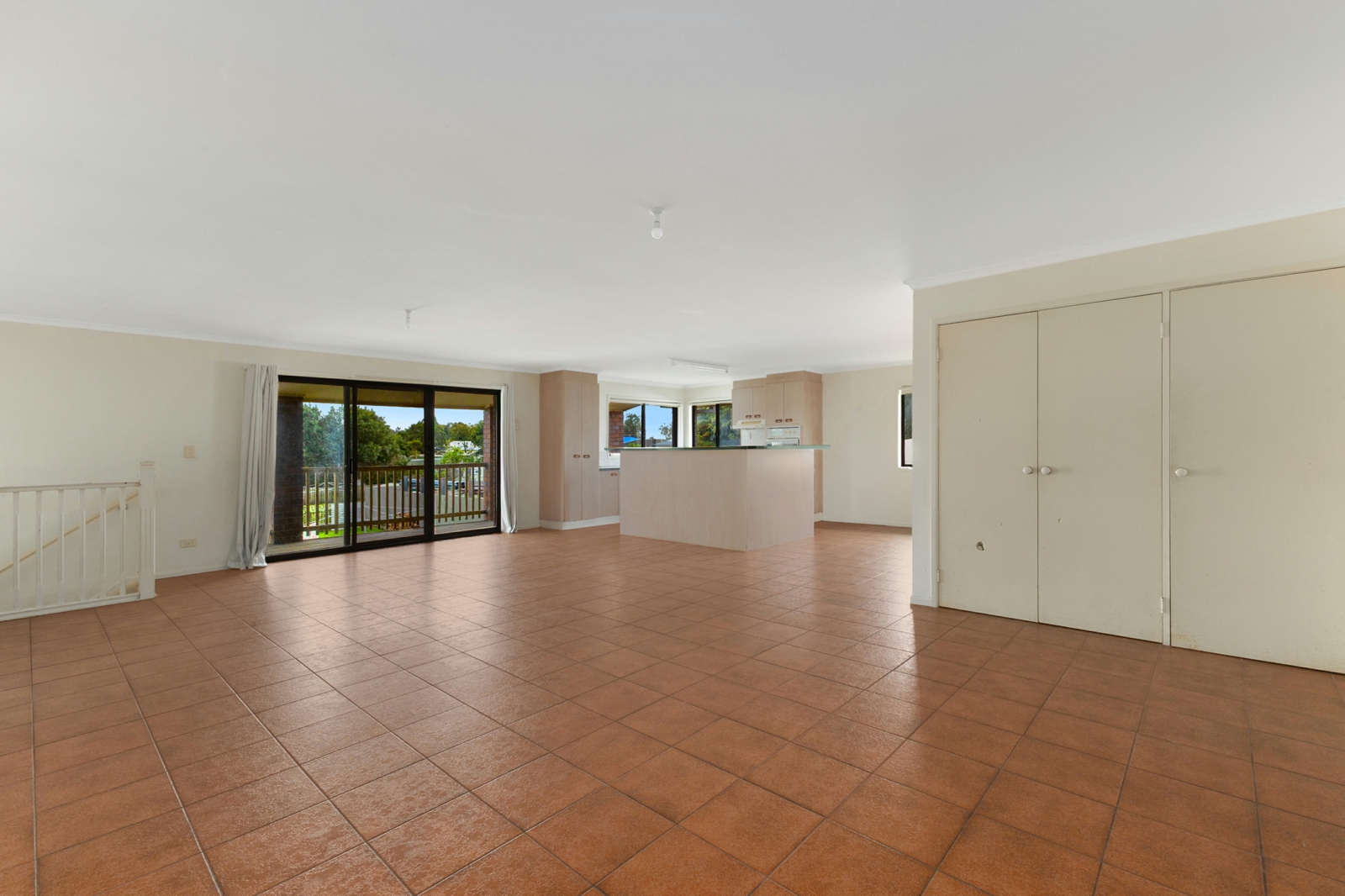 4. Living Area 2.jpg