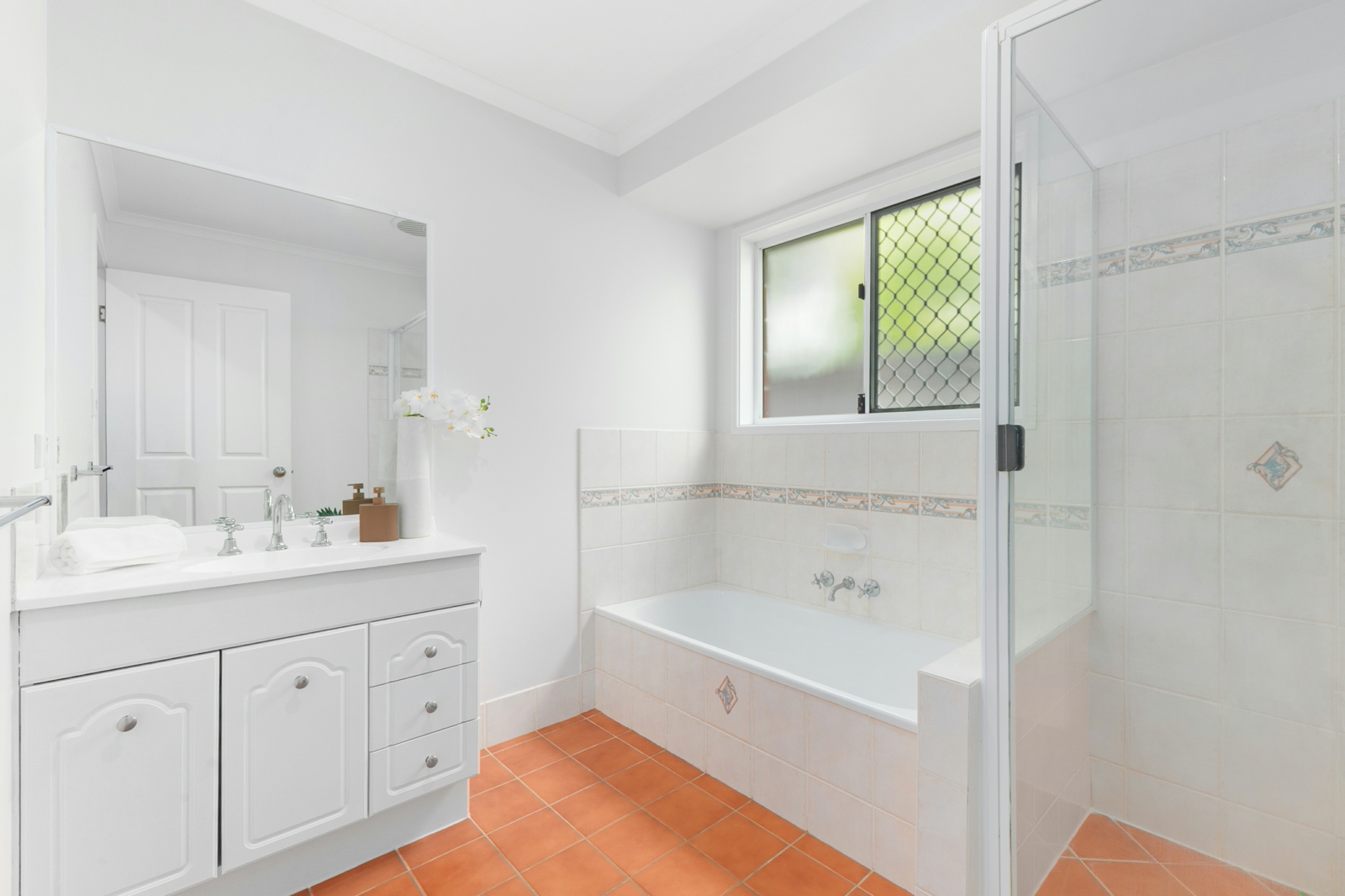 7. Bathroom.jpg