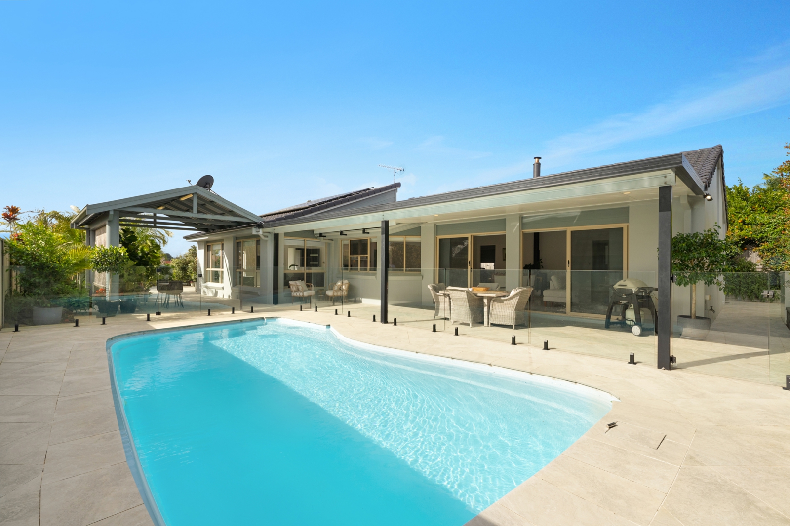 5. Pool.jpg