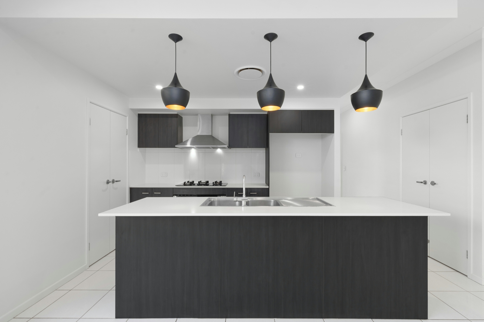 9. Kitchen.jpg