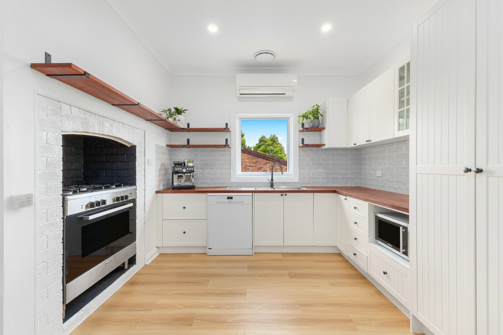 1. Kitchen.jpg