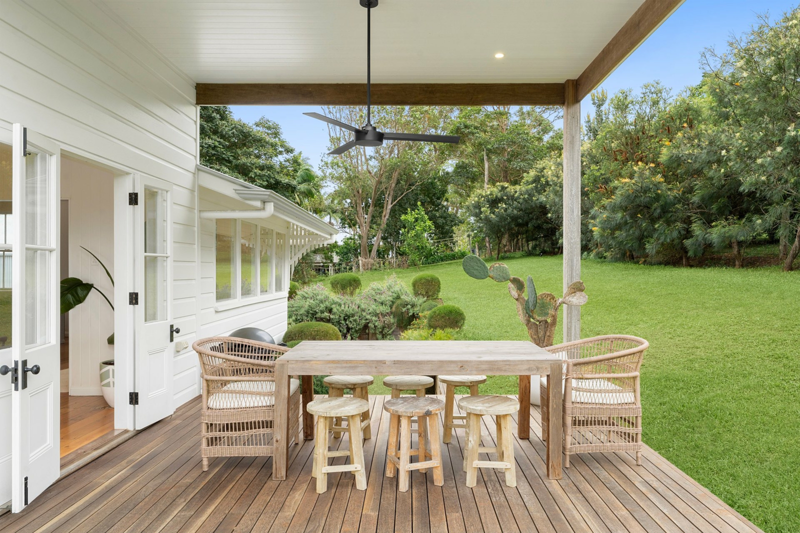 19. Alfresco.jpg