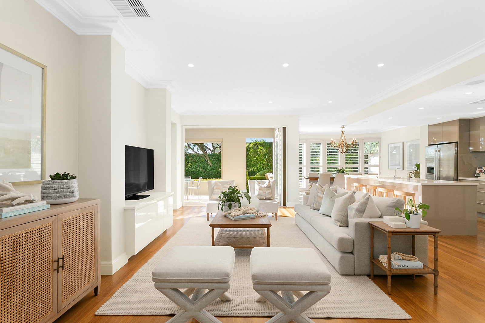 Lounge 1