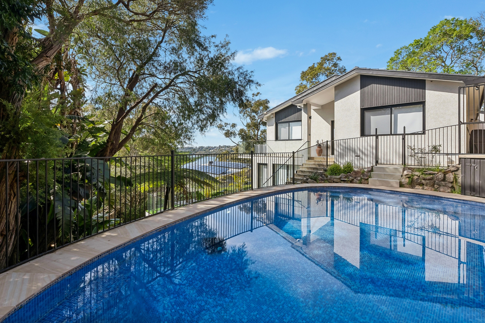 20A The Tor Walk, CASTLECRAG