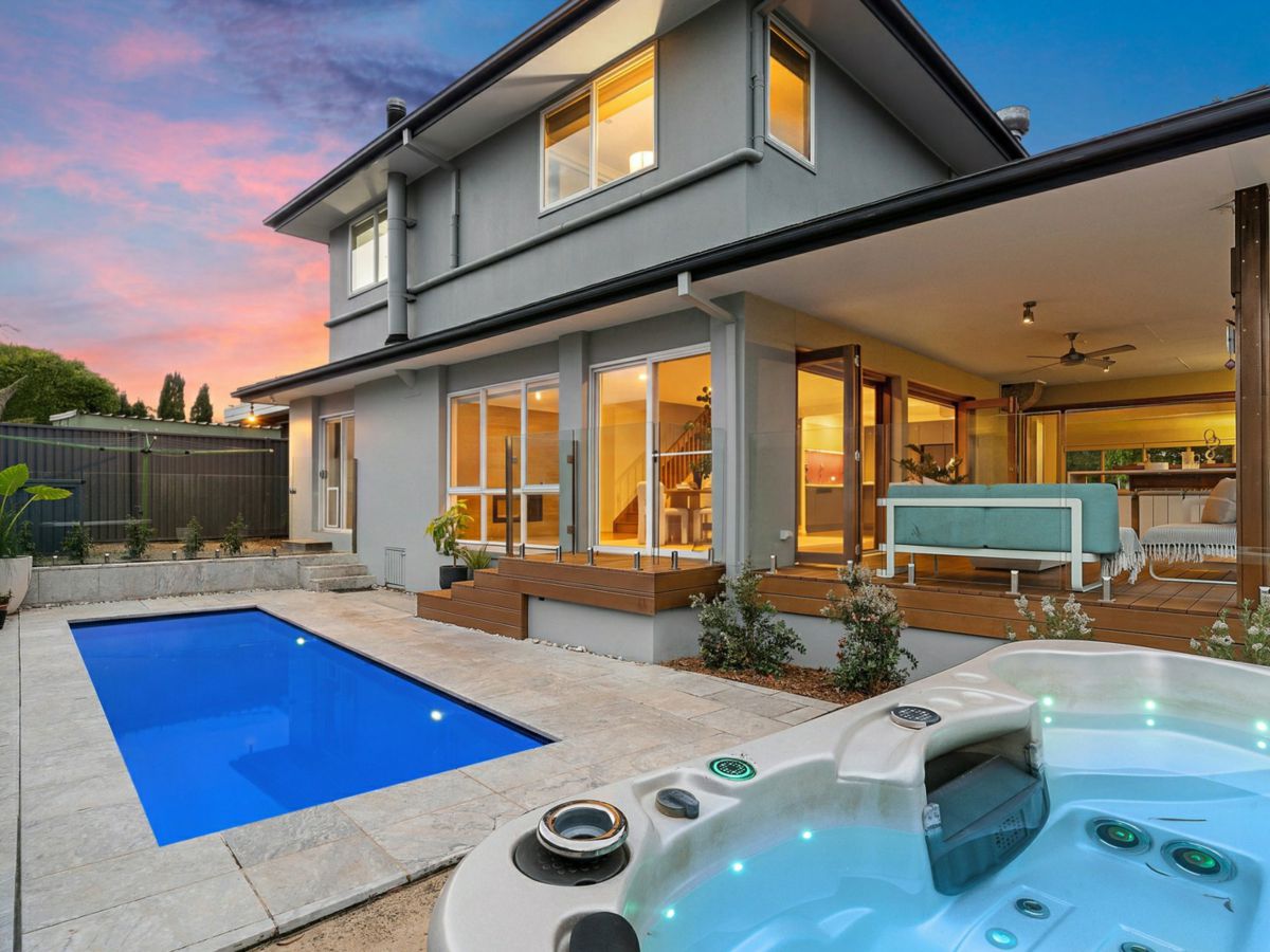 51 Peacock Parade, Frenchs Forest - image 1