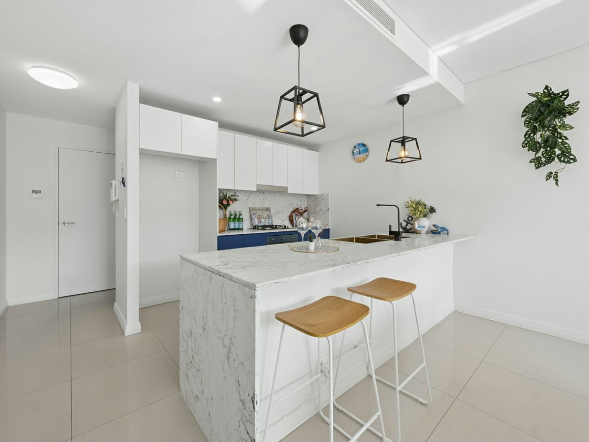 4507/42 Pemberton Street, Botany - image 2