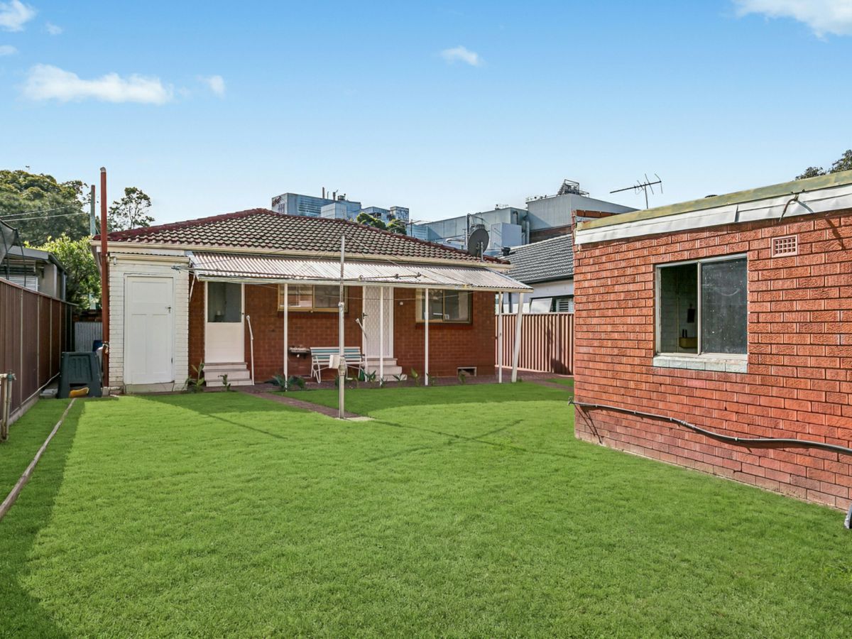 24 Swinbourne Street, Botany - image 3