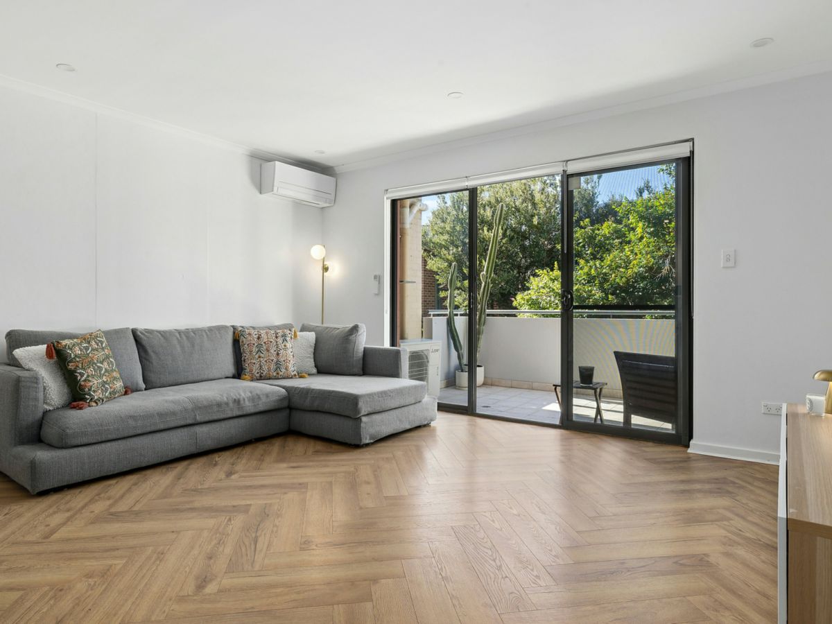8/25 Chelmsford Avenue, Botany - image 1