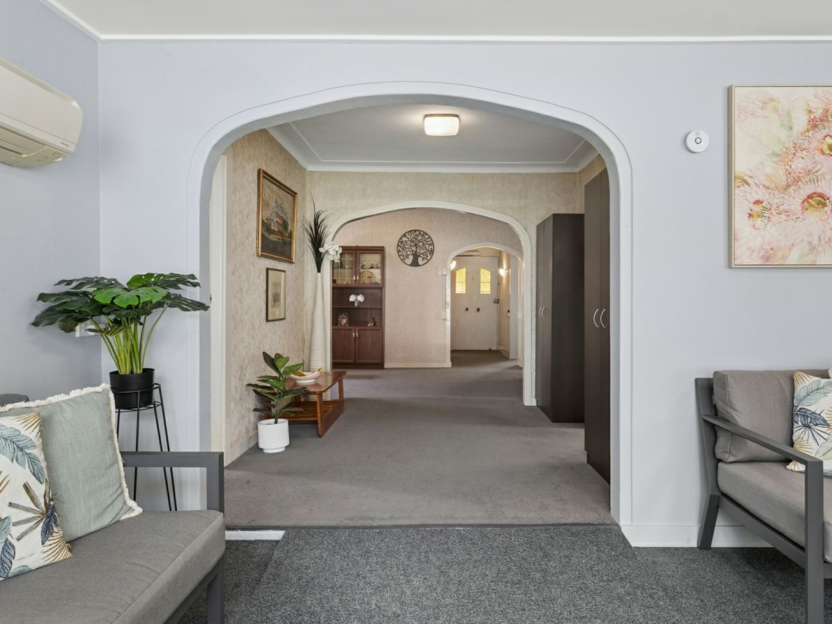 34 Dent Street, Botany - image 2