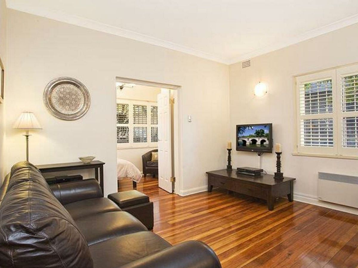4/2B Darling Point Road, Darling Point - image 2