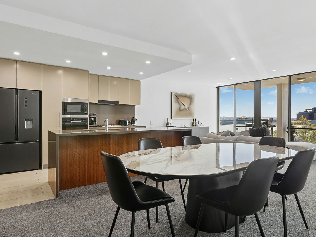 601/26 Clarke Street, Crows Nest - image 2