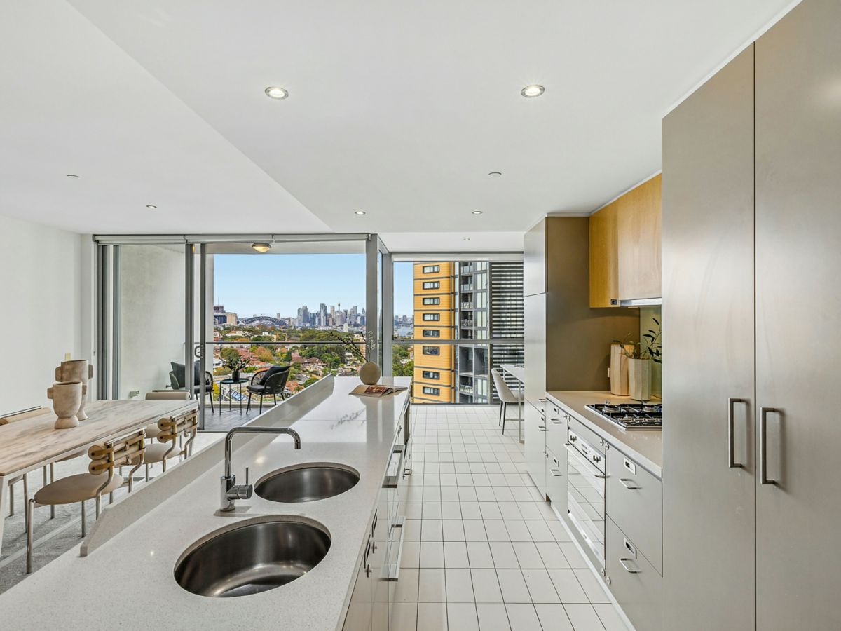 1602W/599 Pacific Highway, St Leonards - image 2