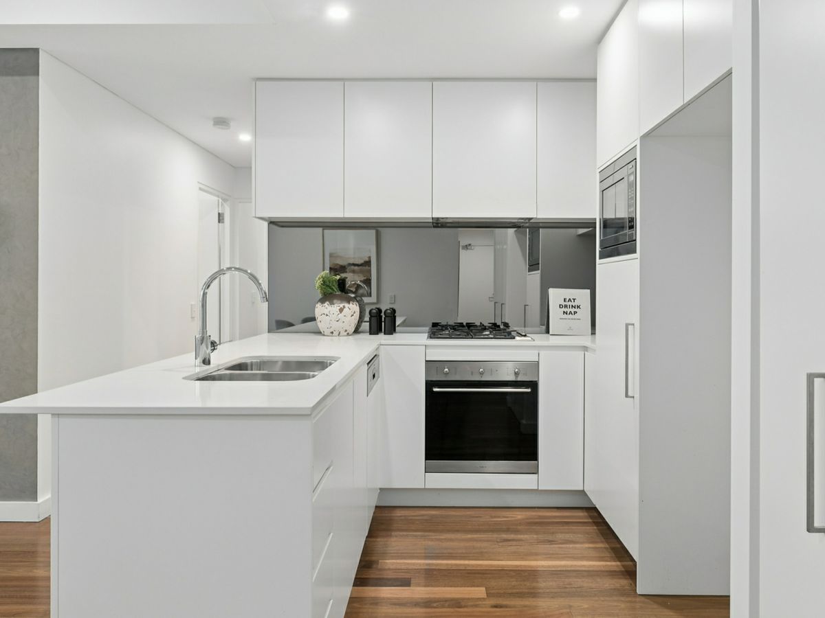 107/13 Eden Street, North Sydney - image 2