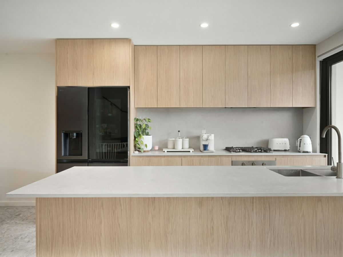 2/8 Flatrock Road, Kingsgrove - image 1