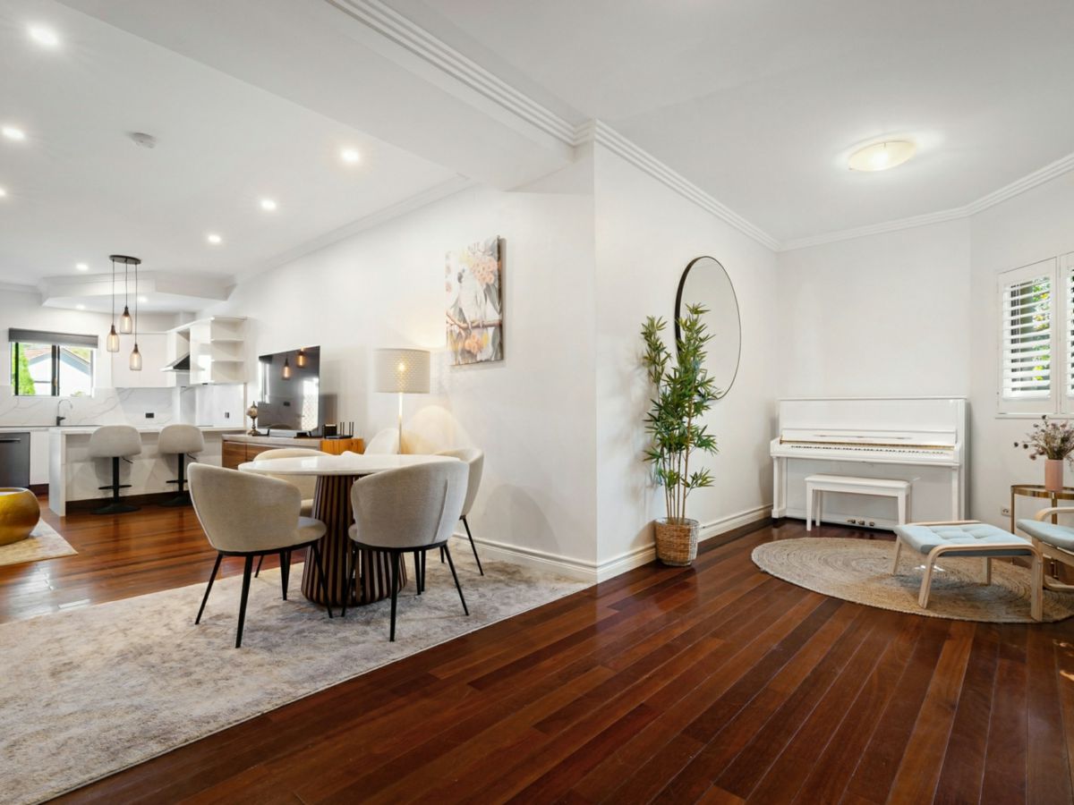 2/3 Richmond Avenue, Sylvania Waters - image 1
