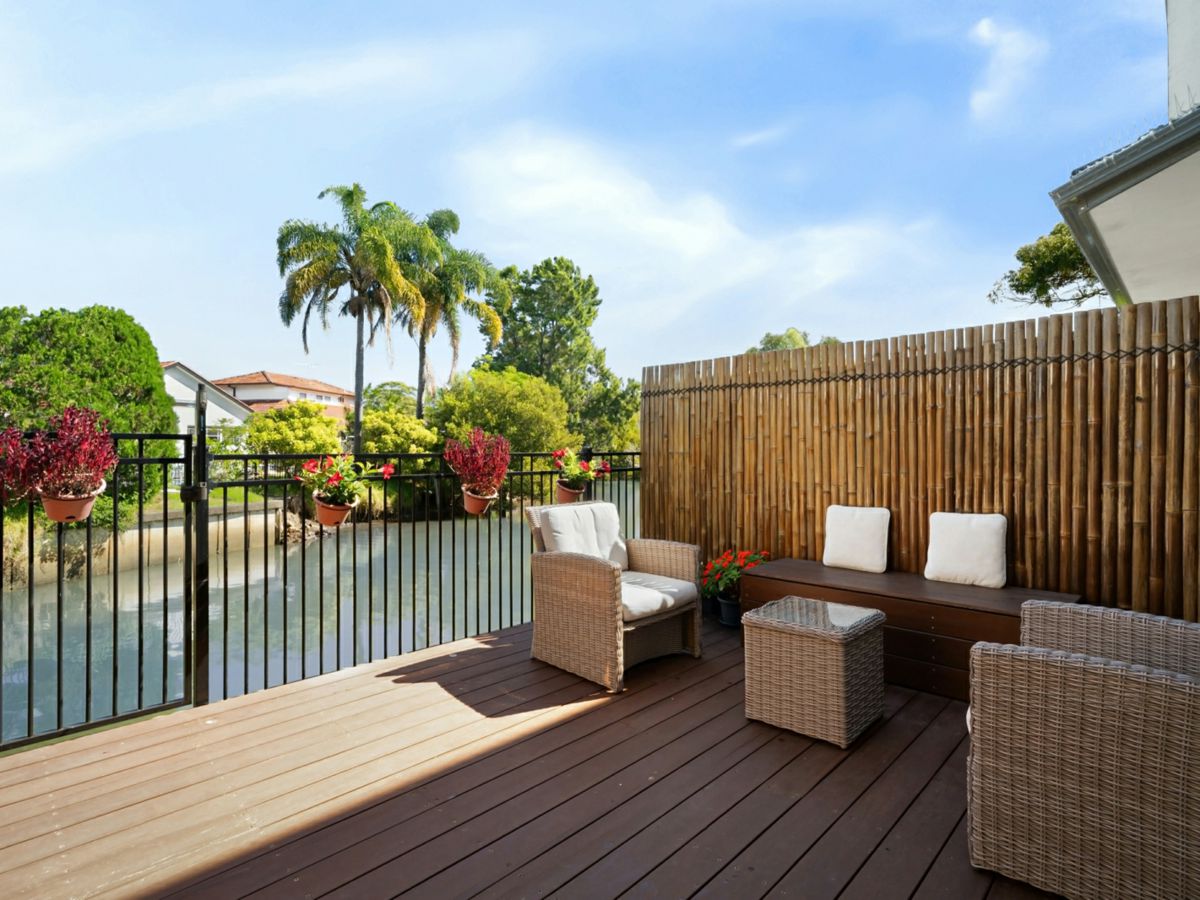 2/3 Richmond Avenue, Sylvania Waters - image 2