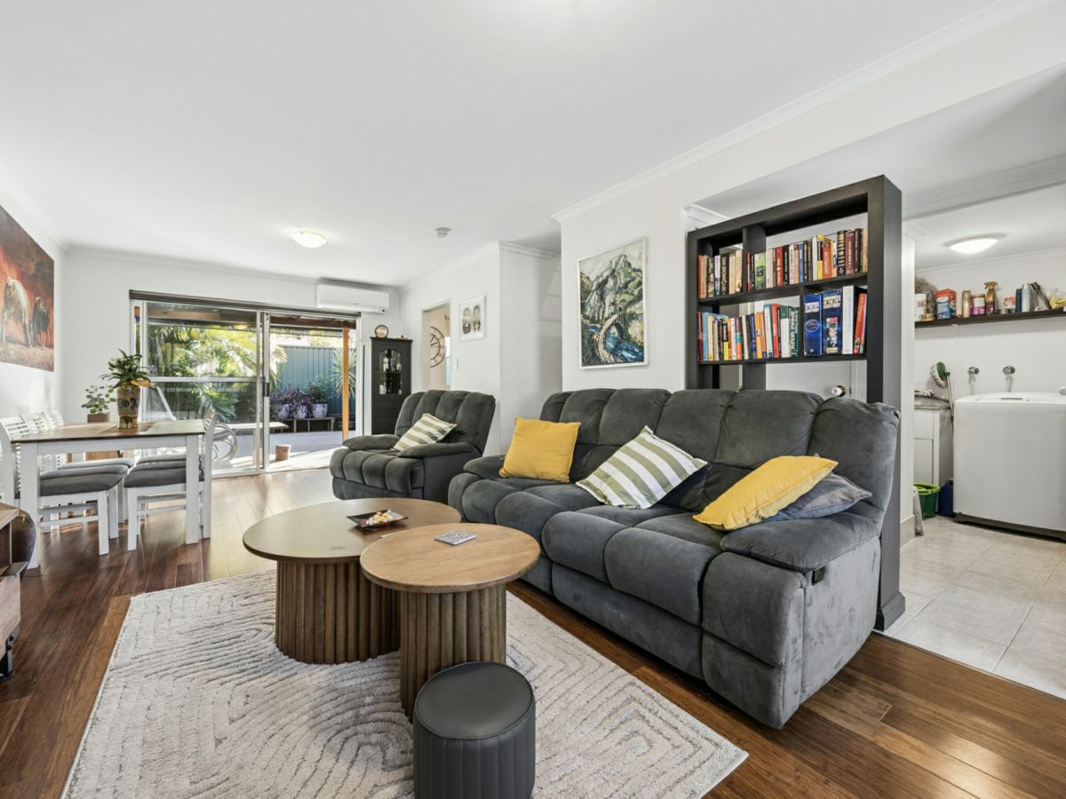 83/3 Ramu Close, Sylvania Waters - image 2
