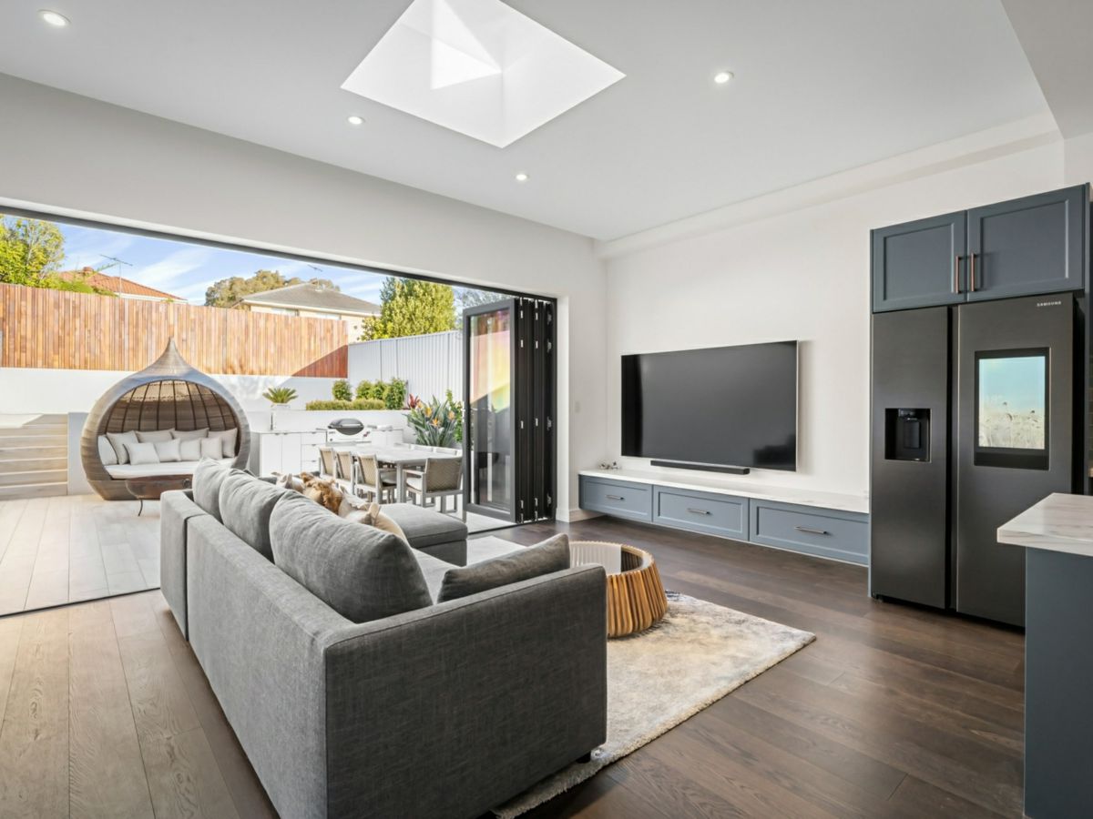 126B Holt Road, Taren Point - image 2