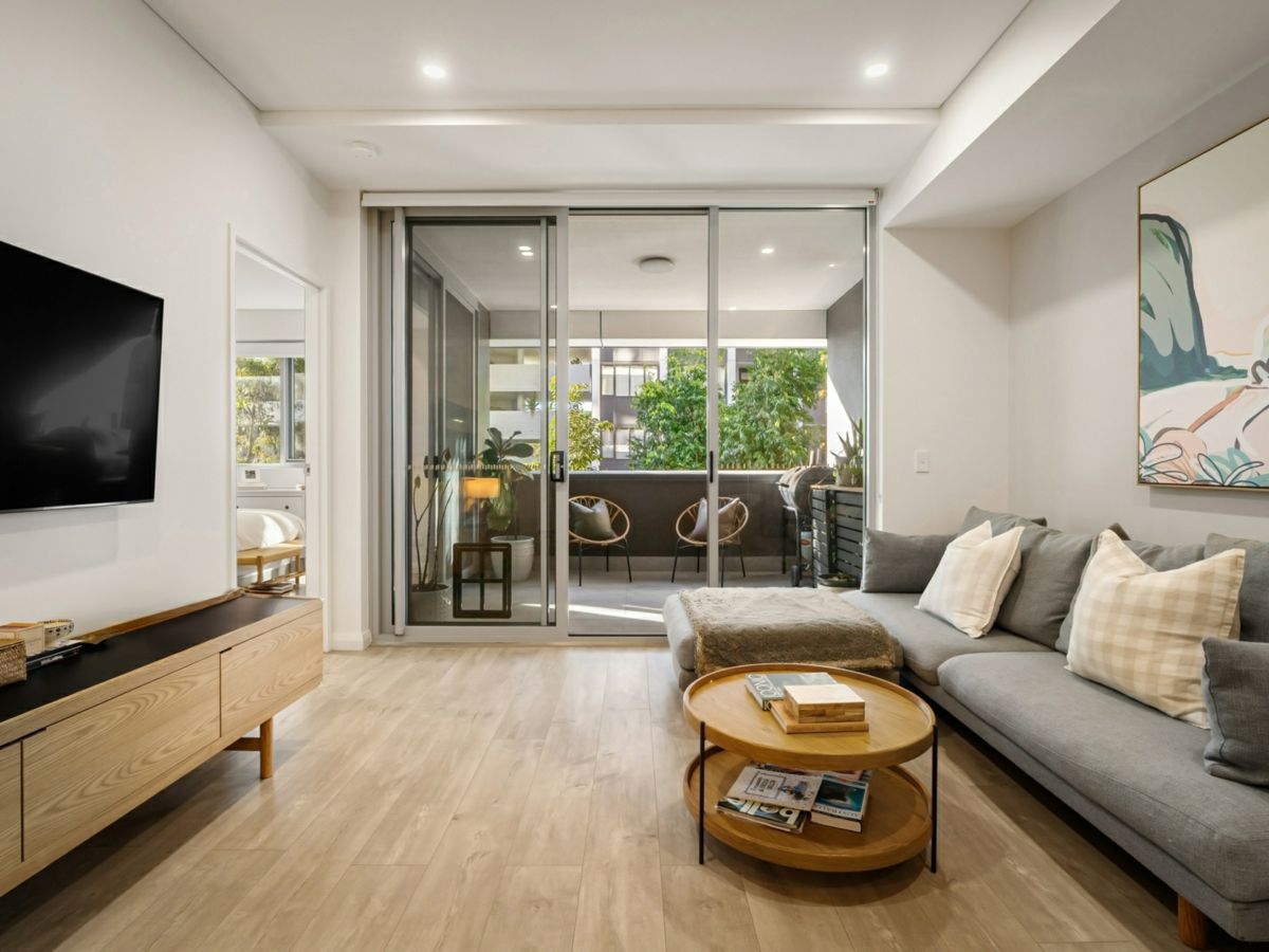 104/70 Regent Street, Kogarah - image 1