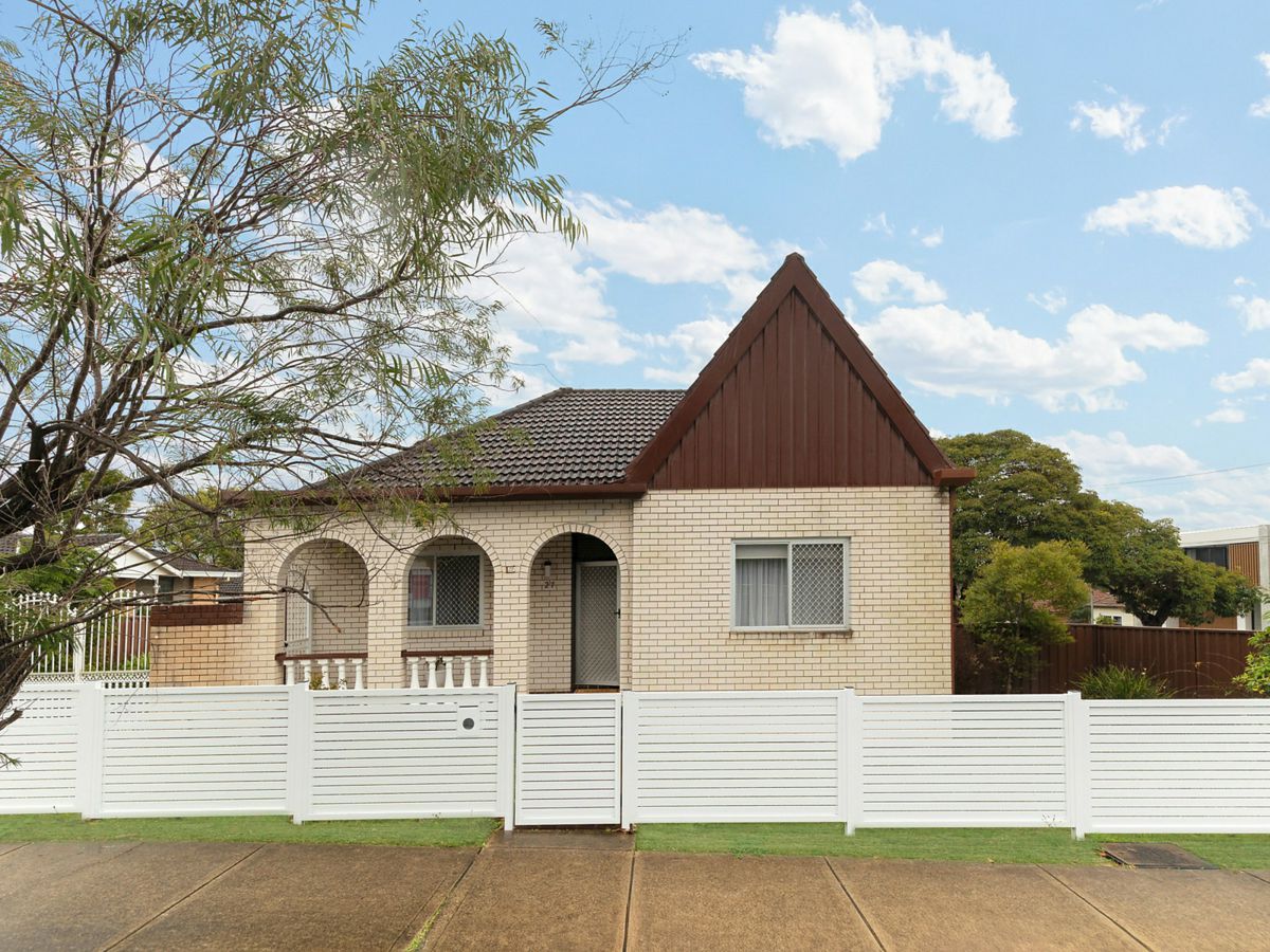 27 Bassett Street, Hurstville - image 1