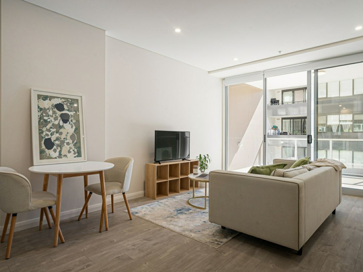 207/70 Regent Street, Kogarah - image 1