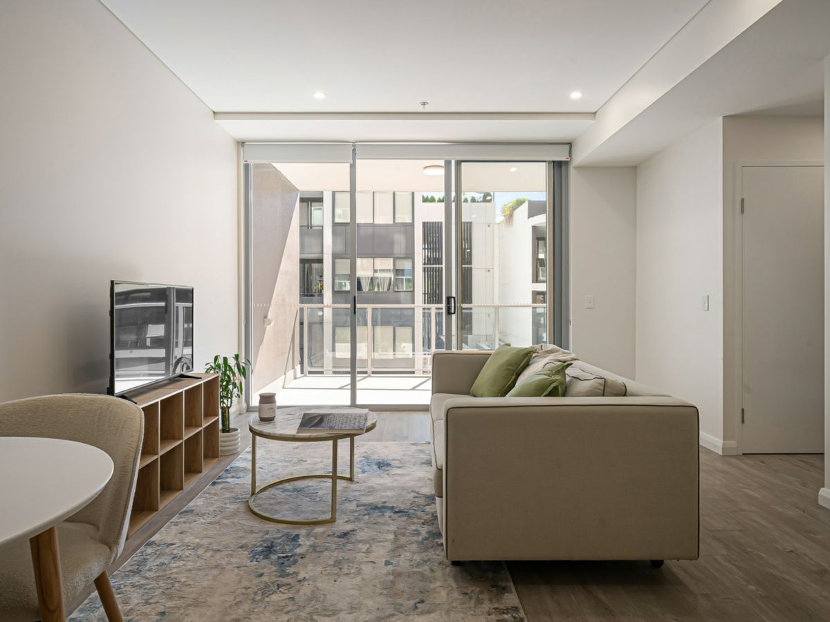 207/70 Regent Street, Kogarah - image 2