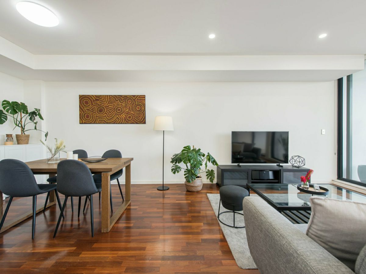 1004/2 Brodie Spark Drive, Wolli Creek - image 2