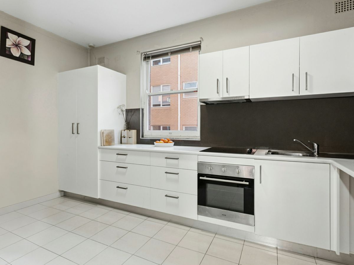 8/35 Banks Street, Monterey - image 3
