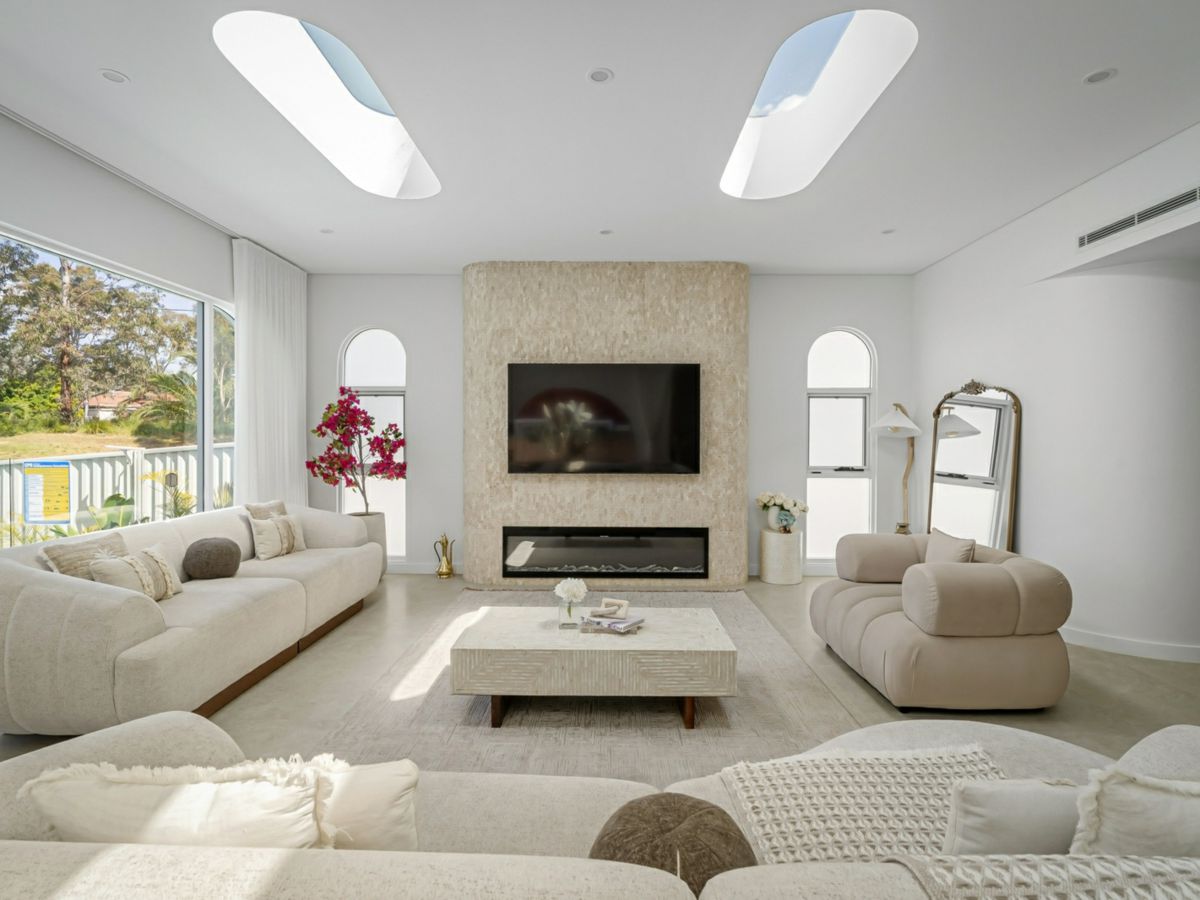 4 Burradoo Road, Beverly Hills - image 2