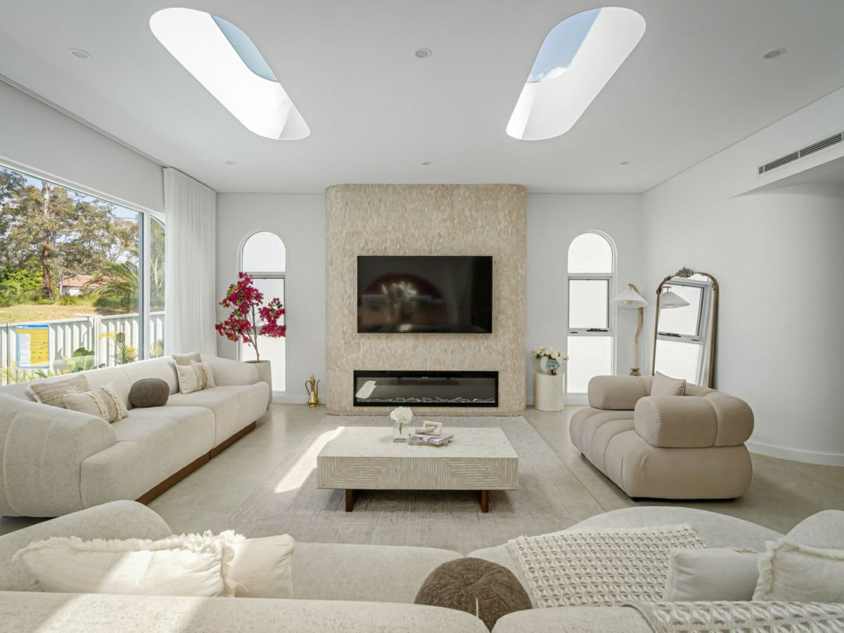 4 Burradoo Road, Beverly Hills - image 2