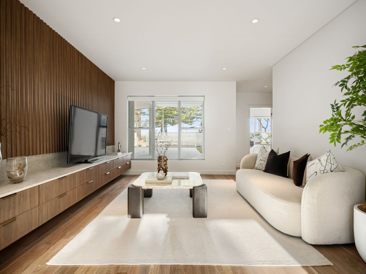 228 The Grand Parade, Monterey - image 2