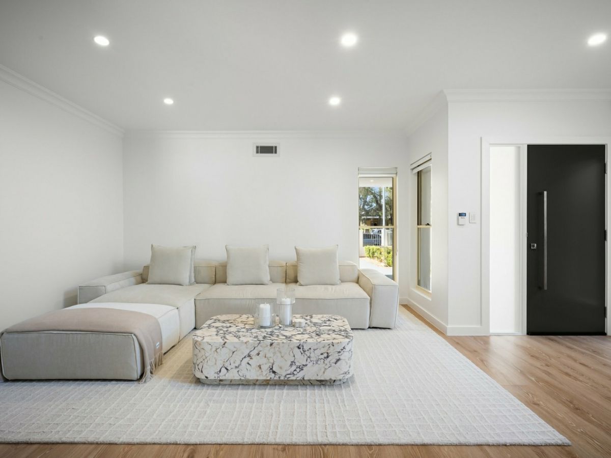 24 Darley Street, Sans Souci - image 2