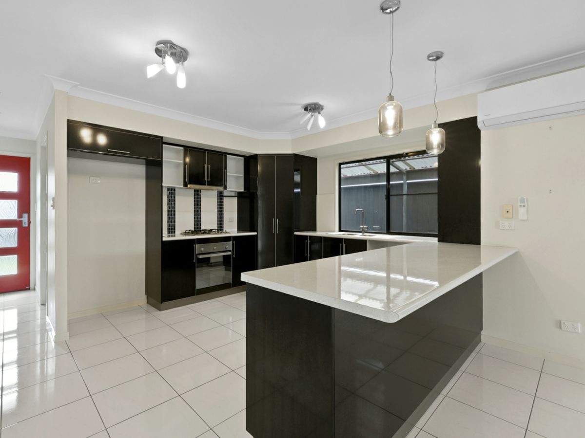 16 Montgomery Street, Rural View - image 2