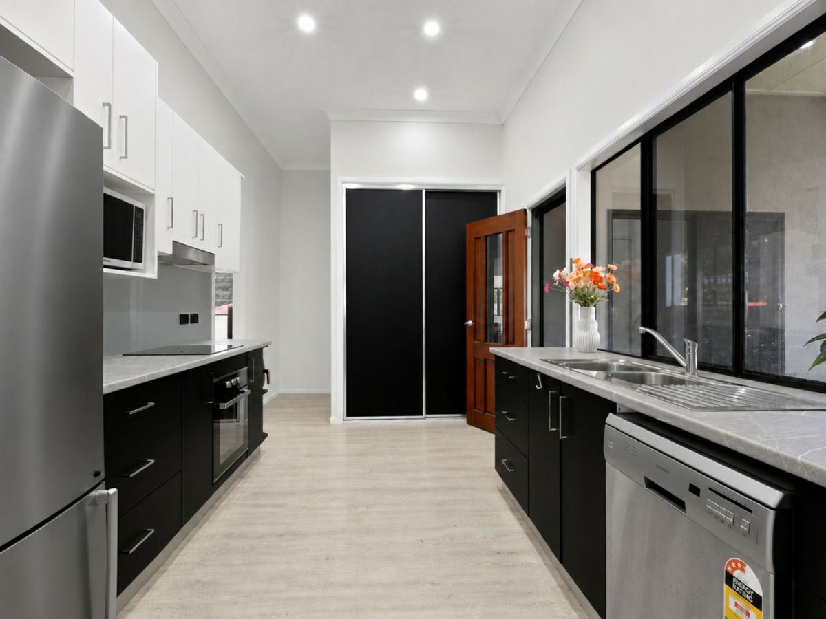 7 Moore Street, Mackay - image 2