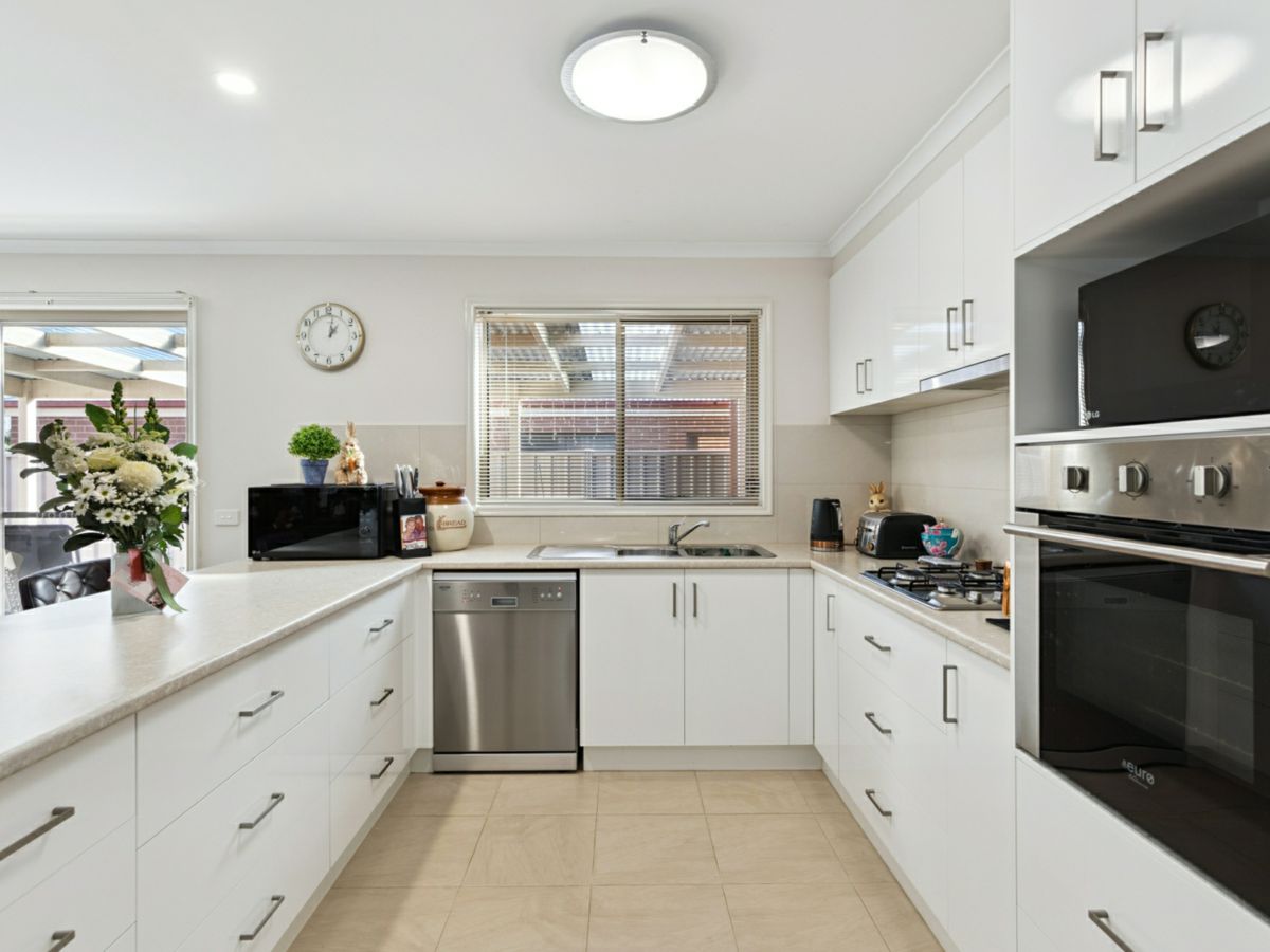 11 Sylvan Retreat, White Hills - image 3