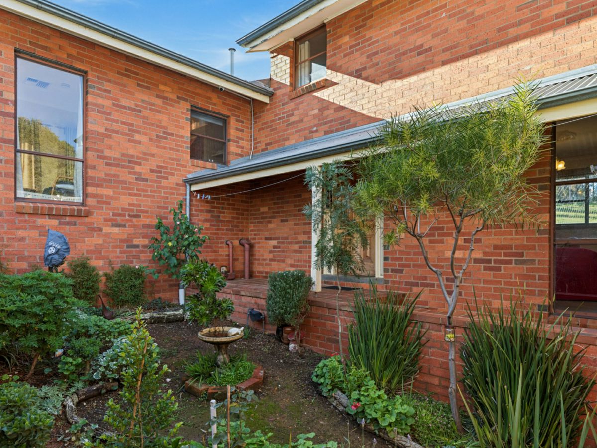 2/36 Harley Street, Strathdale - image 1