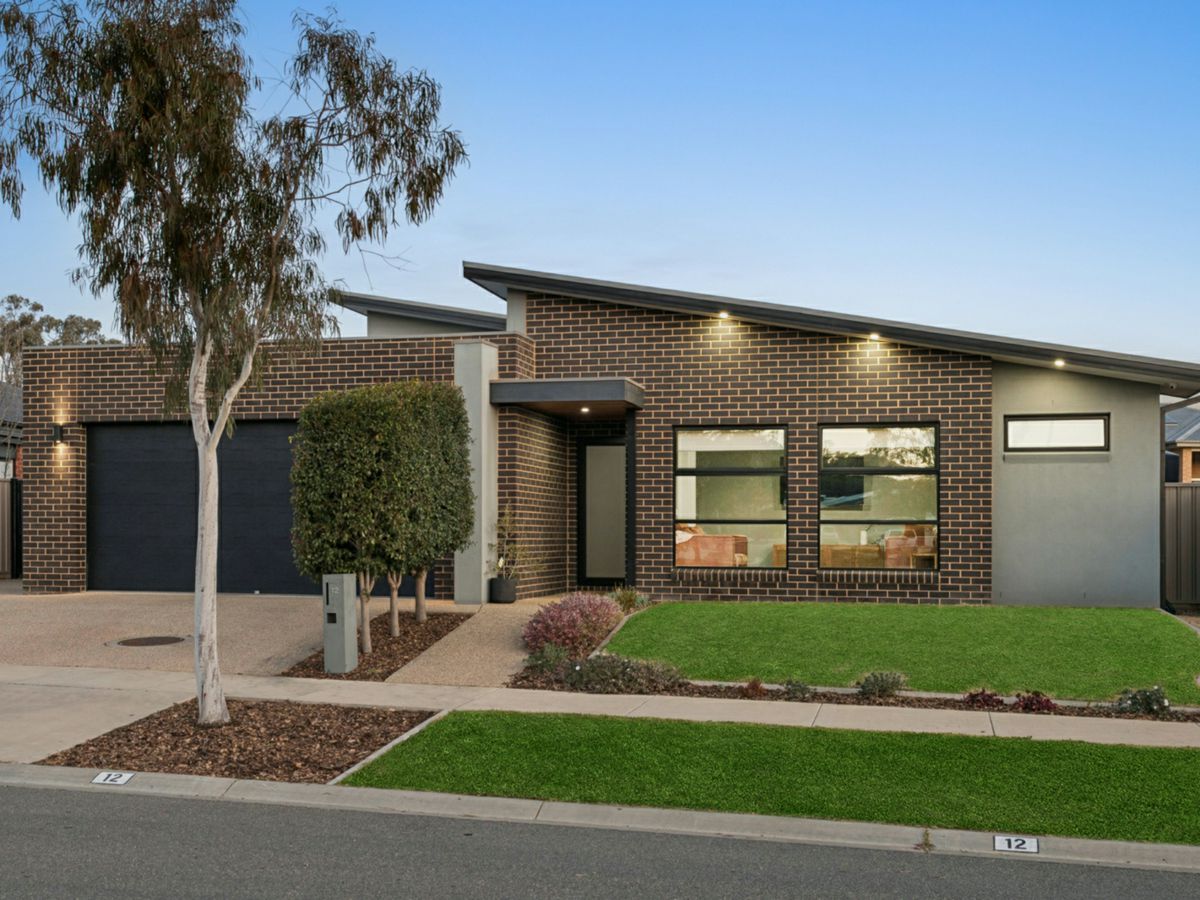 12 Hereford Drive, Ascot - image 1