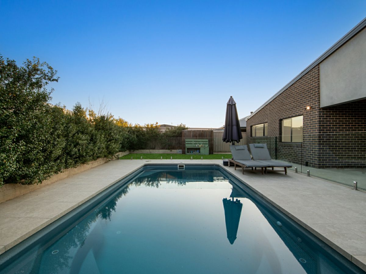 12 Hereford Drive, Ascot - image 3