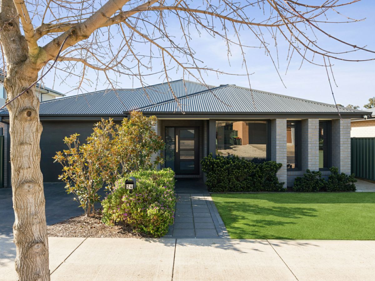 24 Robert Street, Kangaroo Flat - image 1