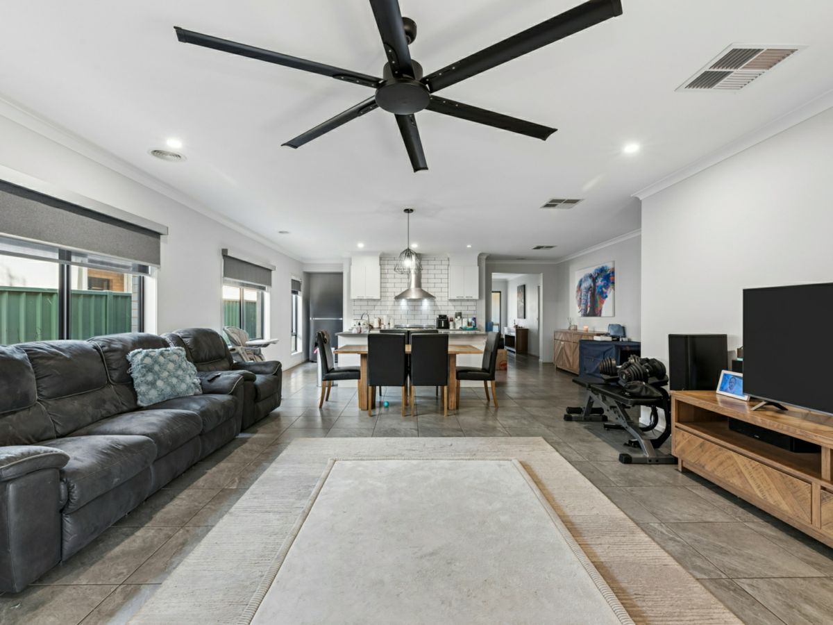 24 Robert Street, Kangaroo Flat - image 3