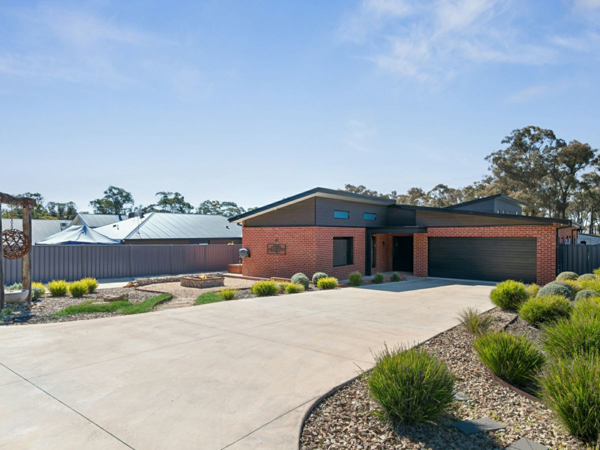 7 Secluded Place, Kangaroo Flat - image 2