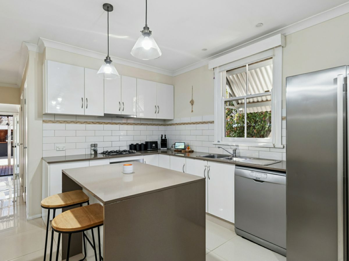 13 Jackson Street, Long Gully - image 2