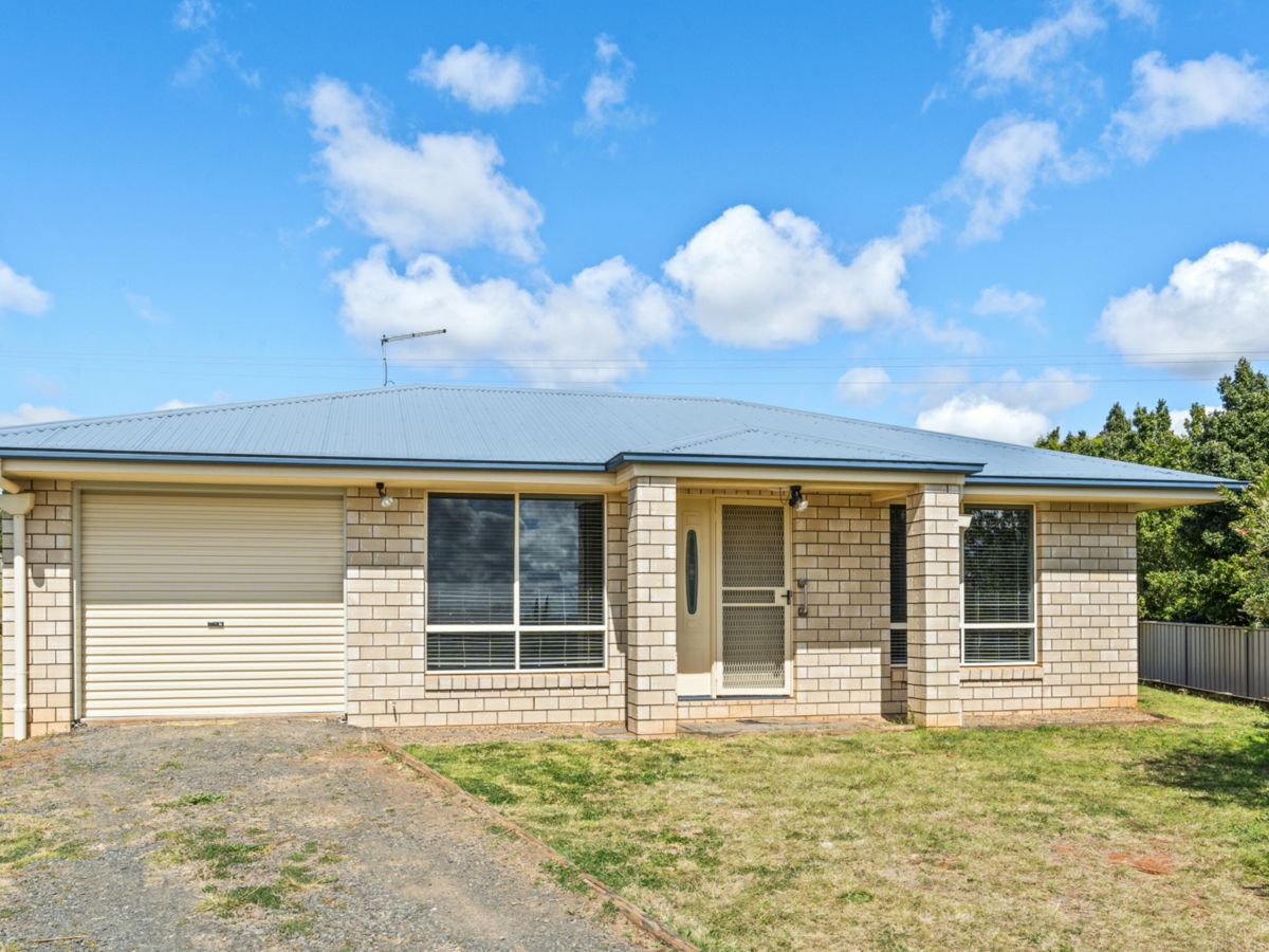 32 Smythe Drive, Highfields - image 1