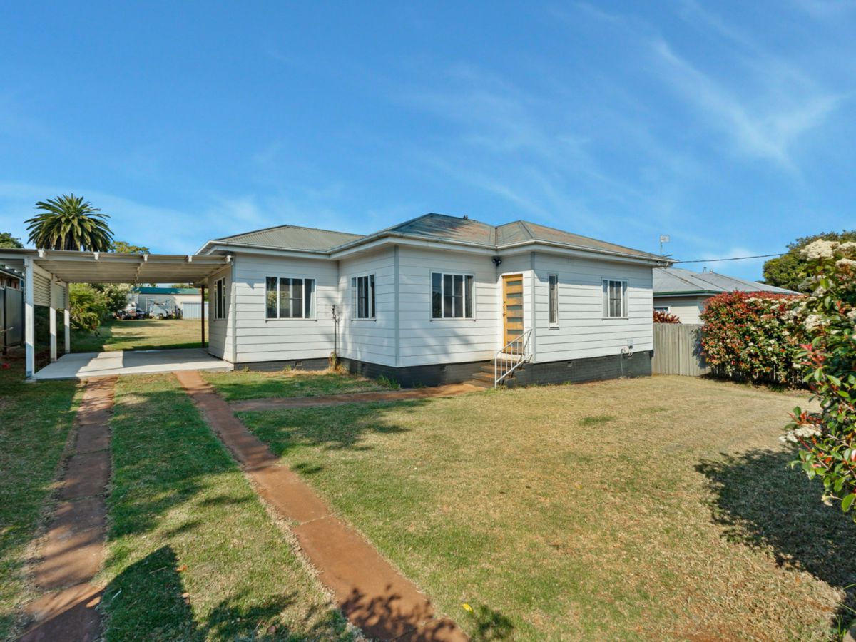 6 Healy Street, South Toowoomba - image 1