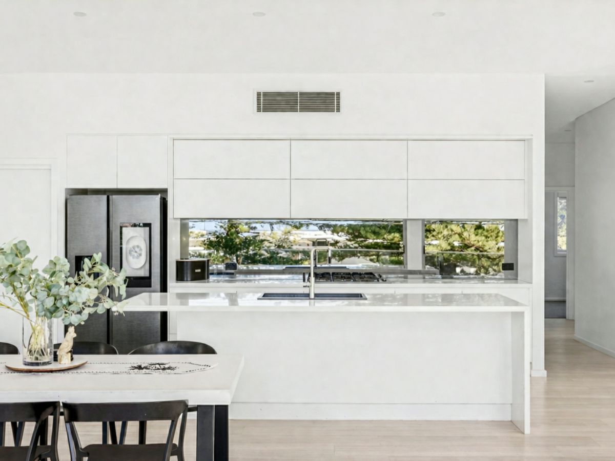 37 The Esplanade, Thirroul - image 1