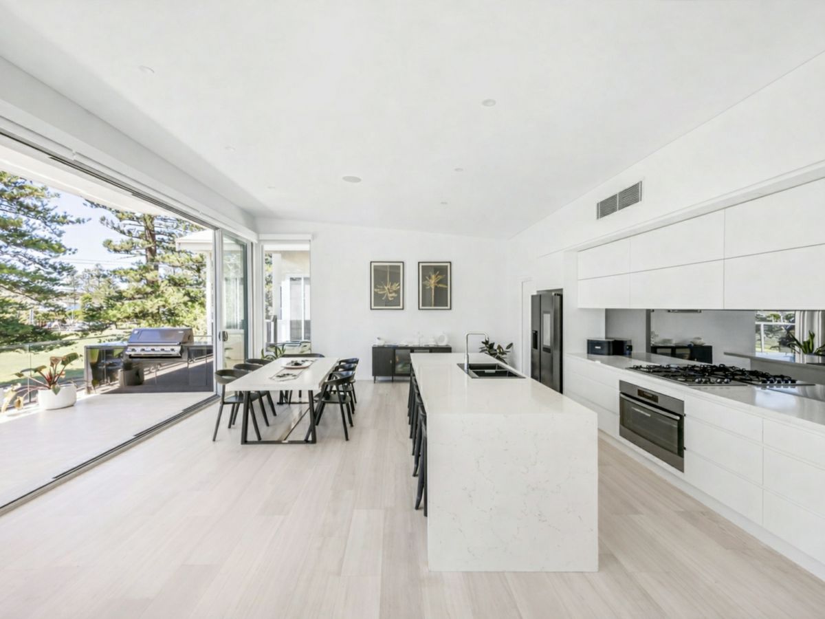 37 The Esplanade, Thirroul - image 3