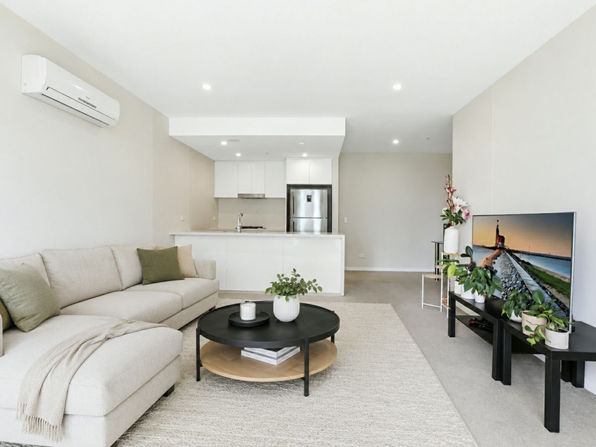 602/51 Crown St, Wollongong - image 2
