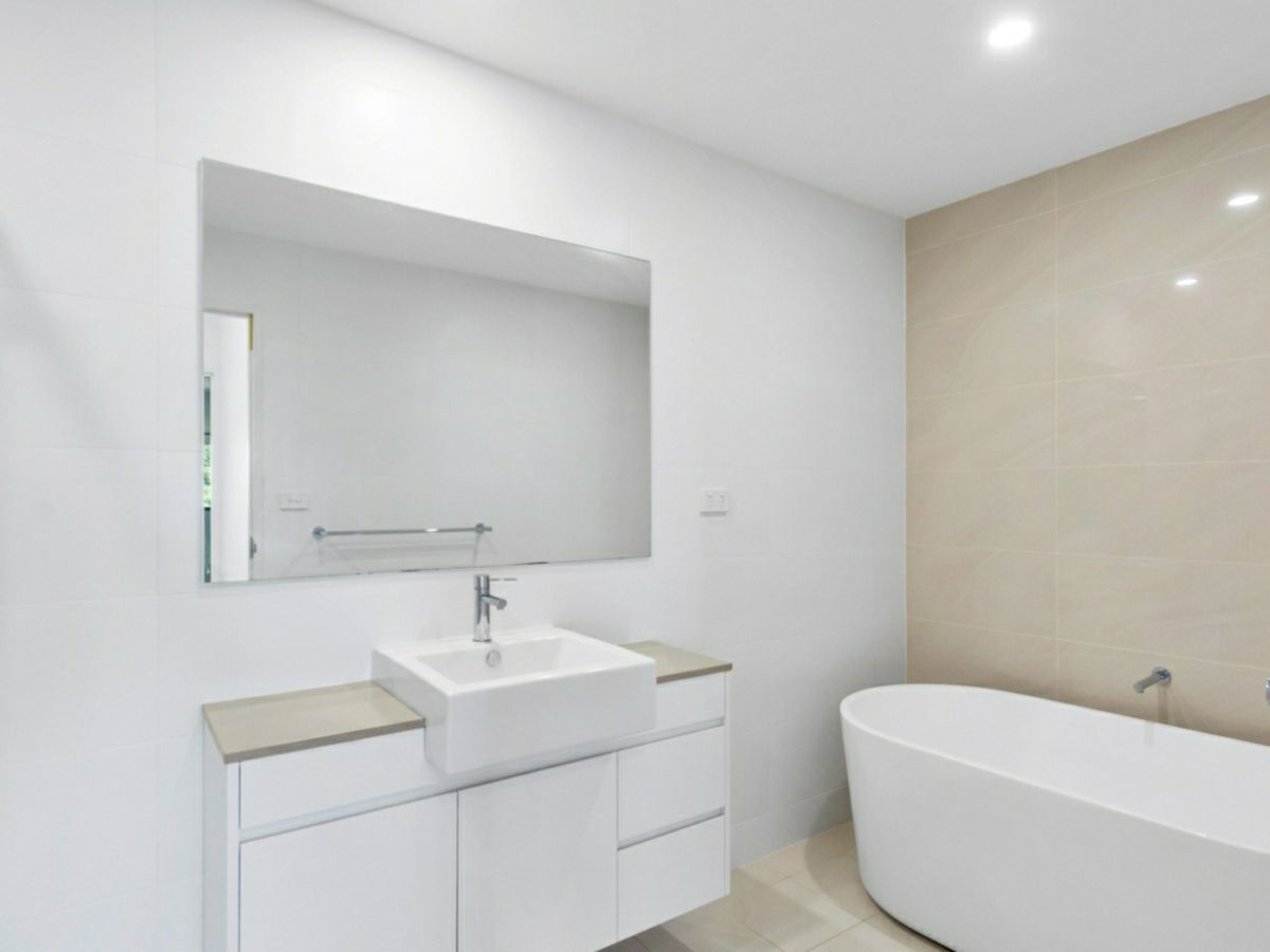 8/346 Lawrence Hargrave Dr, Thirroul - image 2