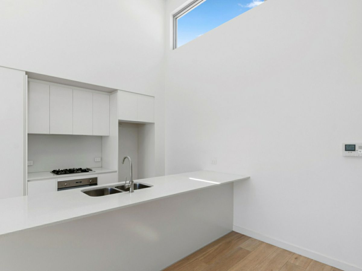 8/346 Lawrence Hargrave Dr, Thirroul - image 3